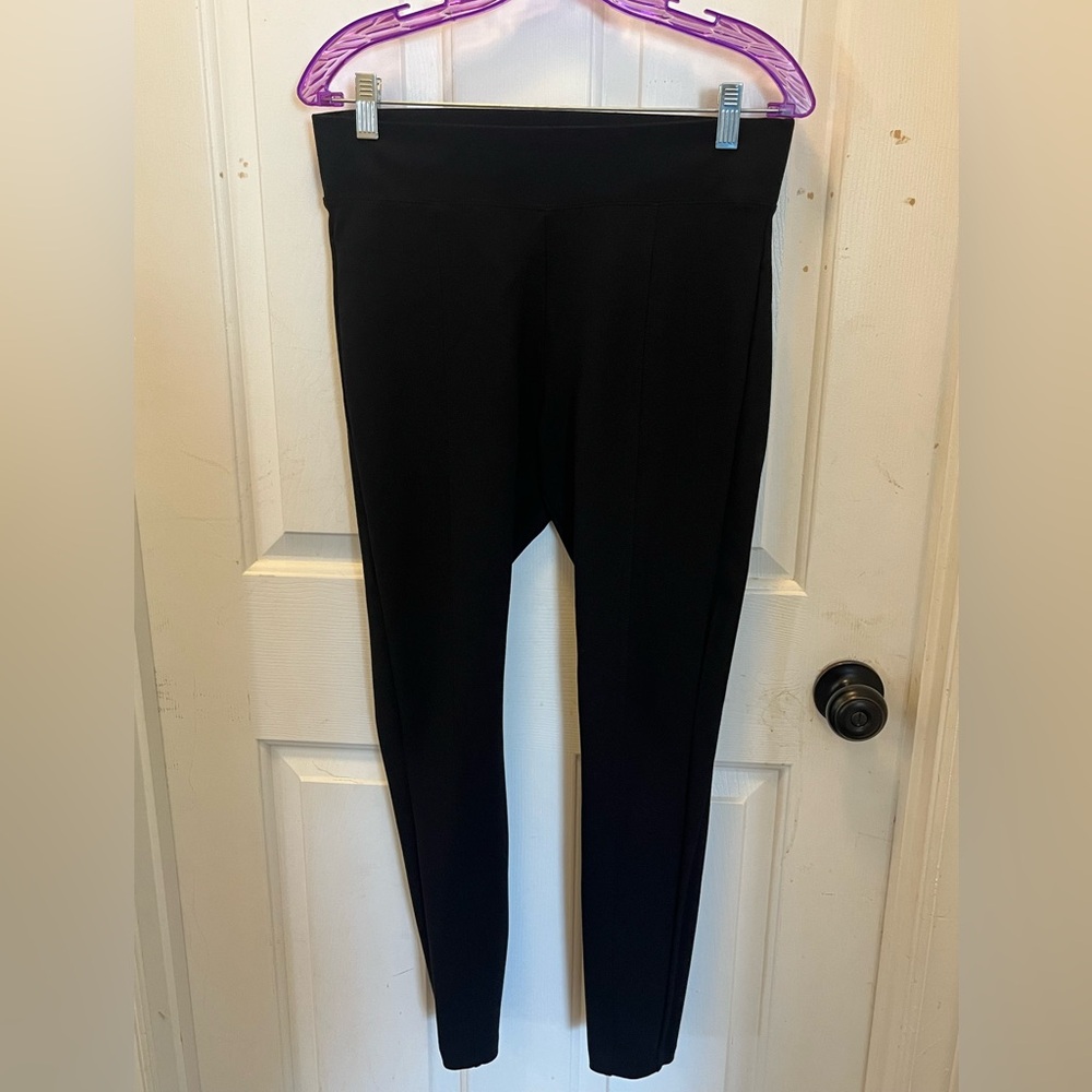 LIKE NEW Old Navy Women’s High Rise Stevie Ponte Pants in Black Jack - Sz Medium